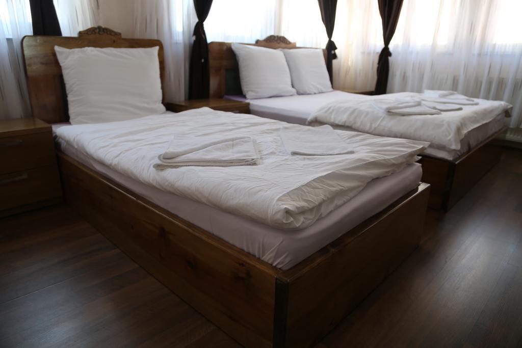 Hotel Antika Prizren Rum bild